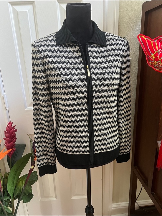 st John Nordstrom Sweaters - St John Nordstrom Black & White Zigzag Zip-Front Knit Jacket